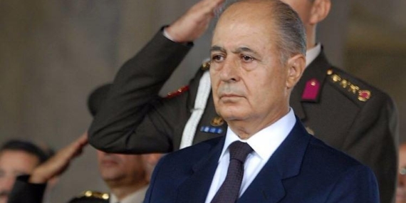 Ahmet Necdet Sezer, ‘Işıklar Yanıyor’ Polemiğine Dahil Oldu