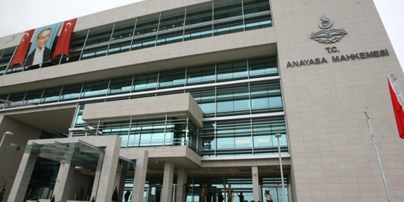 Anayasa Mahkemesi'nden Toplantı Kararı 9 Anayasa Mahkemesi’nden Toplantı Kararı