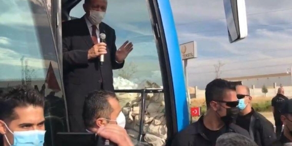 Erdoğan İsyan Eden Vatandaşa Çay Dağıttı