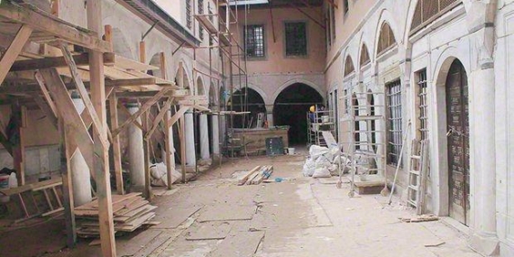 “Topkapı Sarayı’nın restorasyonu risk teşkil ediyor”