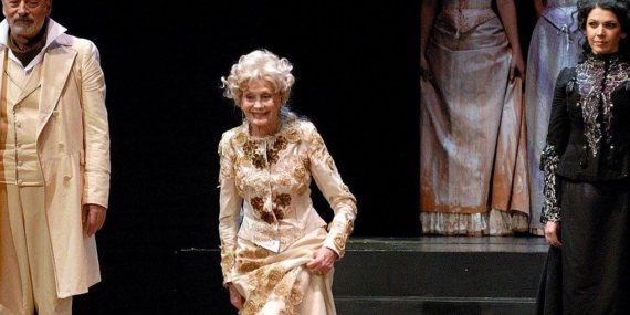 İBB Yıldız Kenter Tiyatrosu’nu Yaşatacak