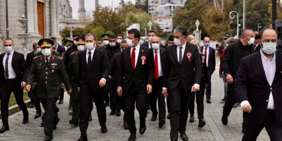 Atatürk, Dolmabahçe Sarayı'nda Anıldı 12 Atatürk, Dolmabahçe Sarayı’nda Anıldı