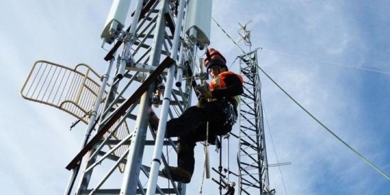 Tonya’da Belediye Binasına Baz İstasyonu Kuruluyor!