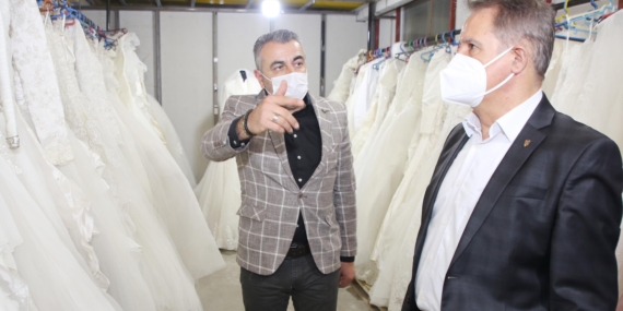 Atakum Belediyesi’nden Mutluluk Dayanışması: İhtiyaç Sahiplerine Gelinlik-Damatlık Hizmeti Başladı 11 Atakum Belediyesi’nden Mutluluk Dayanışması: İhtiyaç Sahiplerine Gelinlik-Damatlık Hizmeti Başladı