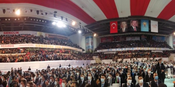 AKP Gençlik Kolları 6. Olağan Kongresinde Şok Görüntüler 1 AKP Gençlik Kolları 6. Olağan Kongresinde Şok Görüntüler