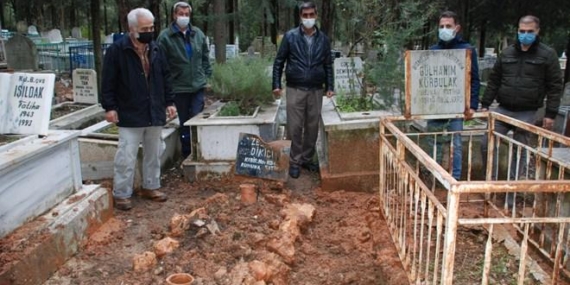 İzmir'de Film Gibi Olay: 87 Yaşındaki İbrahim Dikici Adlı Vatandaş, Yaşadığını İspat Etmeye Çalışırken Gerçekten Öldü! 11 İzmir’de Film Gibi Olay: 87 Yaşındaki İbrahim Dikici Adlı Vatandaş, Yaşadığını İspat Etmeye Çalışırken Gerçekten Öldü!