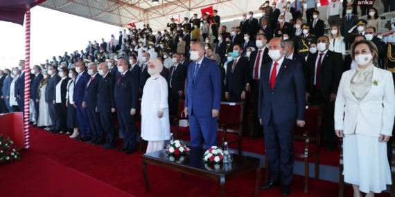 ”Tören AK Parti’nin Şovuna Dönüştü!”