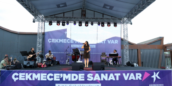 Küçükçekmece’de Zeynep Bakşi Karatağ’tan müzik ziyafeti