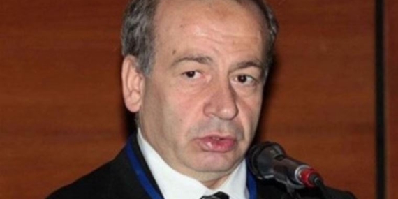 ERDOĞAN’A YAKIN HUKUKÇU, TUTUKLAMAYA TEPKİ GÖSTERDİ!…