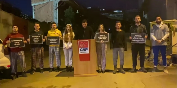 CHP’Lİ GENÇLERDEN “PİJAMALI EYLEM”…