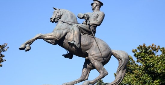 ATATÜRK ANITI'NA ÇİRKİN SALDIRI 1 ATATÜRK ANITI’NA ÇİRKİN SALDIRI