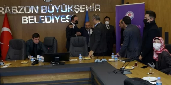 ÖFKE KONTROLÜ PROTOKOLÜNDE ÖFKELERİNE YENİK DÜŞTÜLER!