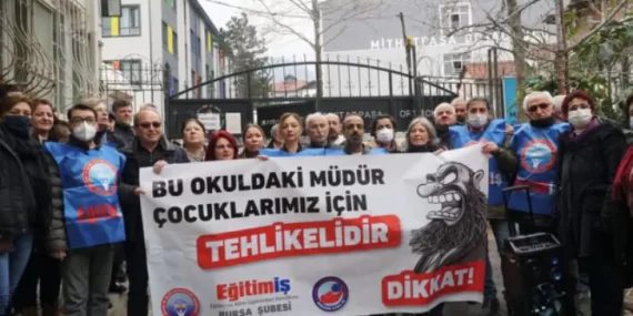 ‘HAREMLİK-SELAMLIK MÜDÜR’ PROTESTO EDİLDİ…