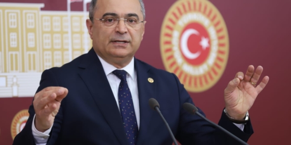 "HEM FAİLSİNİZ,HEM DE TACİZKÂR!..." 6 “HEM FAİLSİNİZ,HEM DE TACİZKÂR!…”