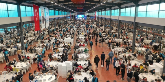 KADİR GECESİ'NDE BEYLİKDÜZÜ'NDE BULUŞTULAR... 5 KADİR GECESİ’NDE BEYLİKDÜZÜ’NDE BULUŞTULAR…