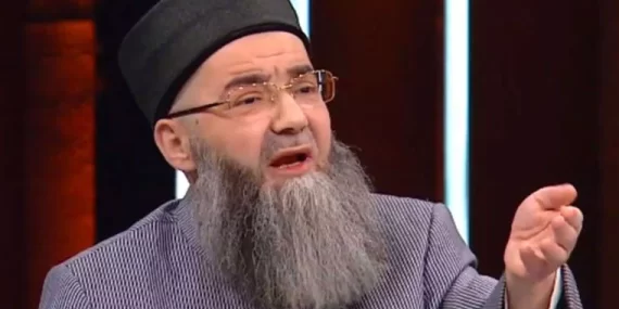 CÜBBELİ AHMET ELEŞTİRLERE DEVAM EDİYOR!…