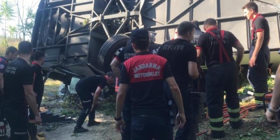 KIRKLARELİ’NDE FECİ KAZA! OTOBÜS DEVRİLDİ.