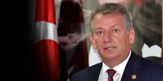 HALUK PEKŞEN,SEVENLERİNİ YASA BOĞDU.