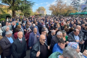 SALDIRGAN VEKİL, TRABZON'DA PROTESTO EDİLDİ 52 IYI-PARTI