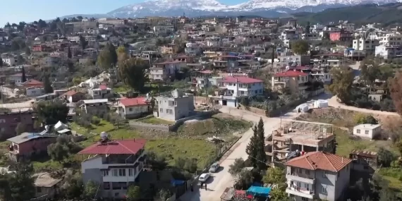 SELDEN KAÇTILAR, DEPREME YAKALANDILAR