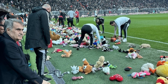 İNÖNÜ STADI’NDA HÜKÜMET İSTİFA SESLERİ