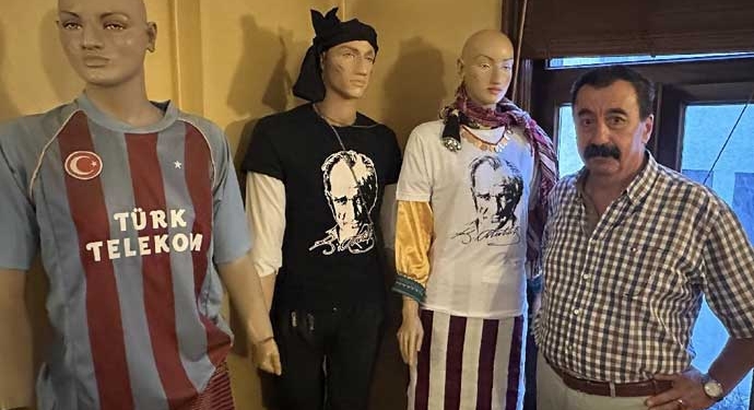 ATATÜRK TİŞÖRTLÜ CANSIZ MANKENLERE BİLE TAHAMMÜLLERİ YOK! YAZIKLAR OLSUN. 33 trabzon-esnafa